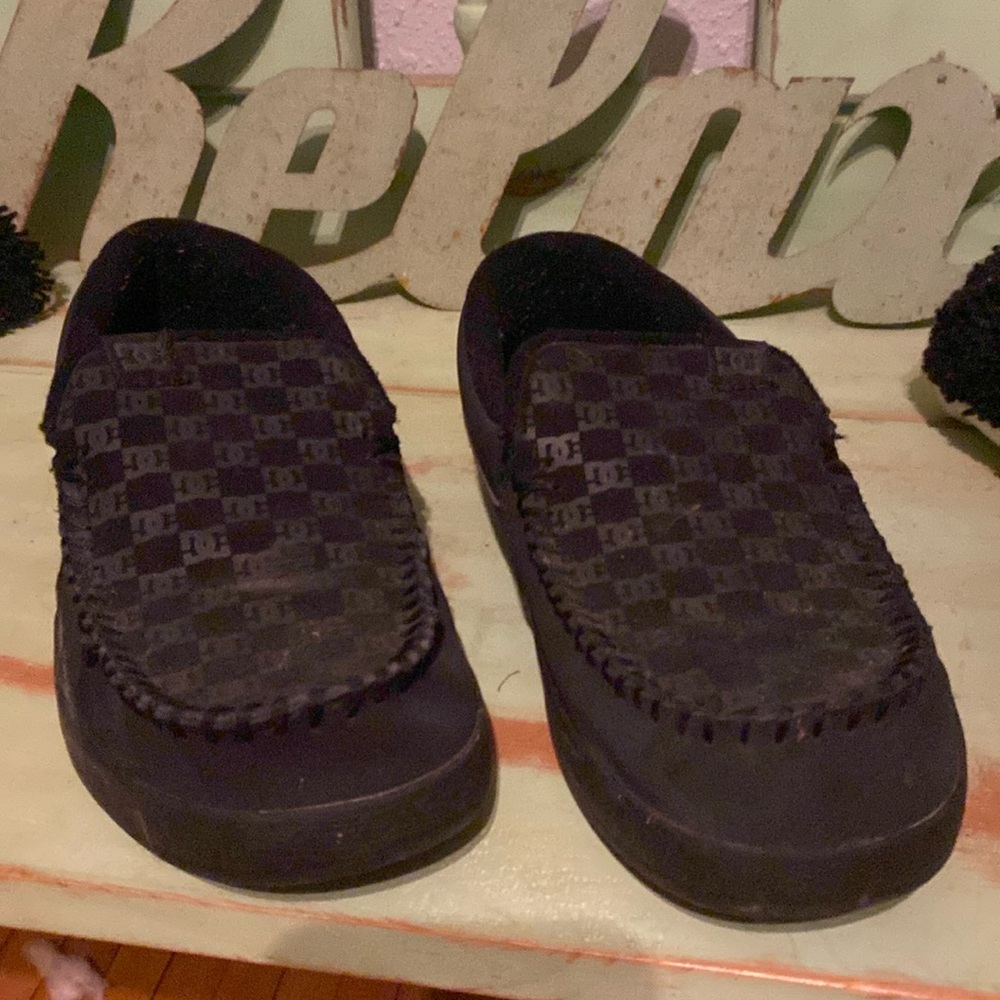 DC black loafers